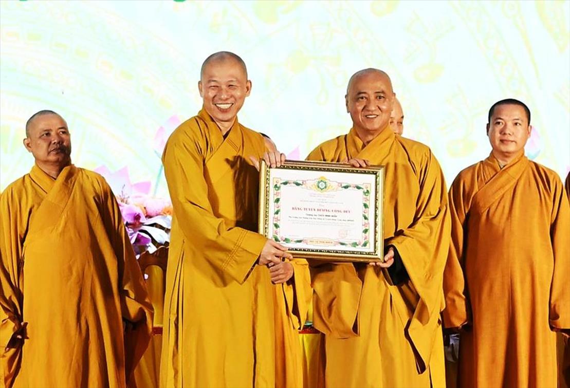 truyen-thong-phat-giao-viet-nam-sau-15-nam-tu-tin-phat-su-den-ket-noi-cong-dong_nguoiphattu_com_nhu luc pham ngoc son  (90).jpg